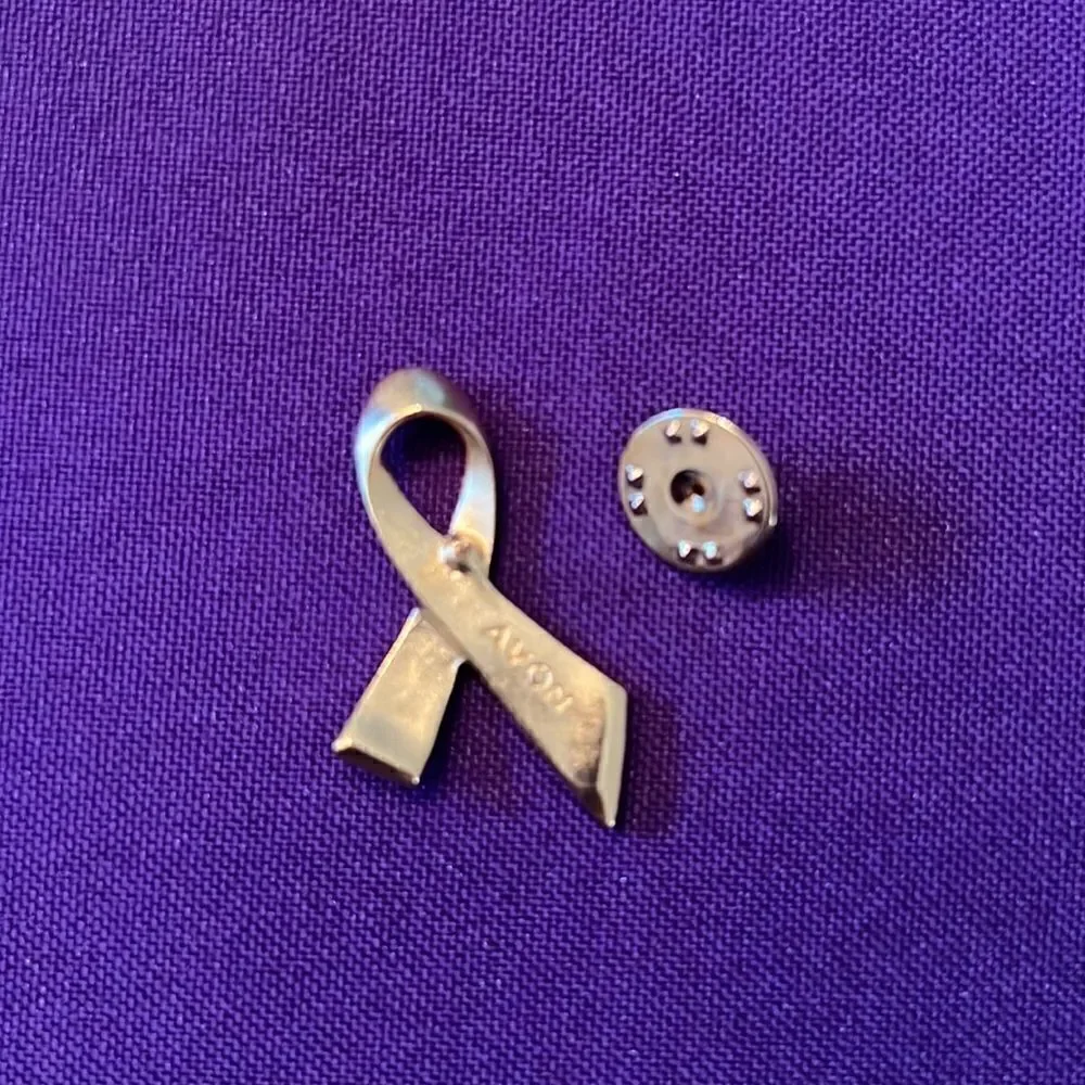 NWOT vintage Avon gold tone with pink  stones breast cancer ribbon pin